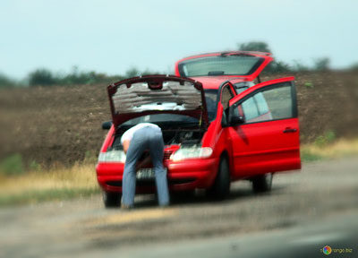 5 TOOLS EVERYONE NEEDS WHEN DEALING WITH ROADSIDE ASSISTANCE